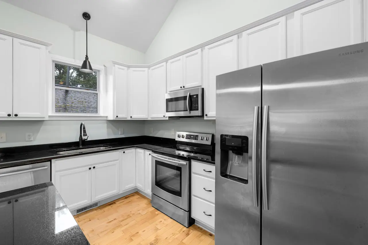 black-countertops-min